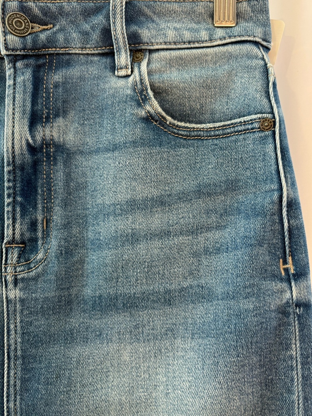 HIDDEN Jeans Peyton Stretch Denim Midi Skirt Medium Wash Raw Hem Size Medium - Picture 5 of 9